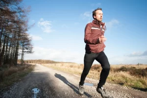 Dagelijks wandelen helpt je actief te blijven en je gezondheid op een eenvoudige manier te verbeteren.